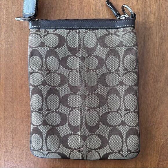 Coach Signature C Swingback Brown and Tan Leather Trim Cross Body Bag - Picture 4 of 8